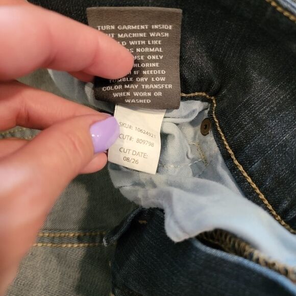 TORRID 24R High Rise Distressed Ankle Jegging - Picture 6 of 7